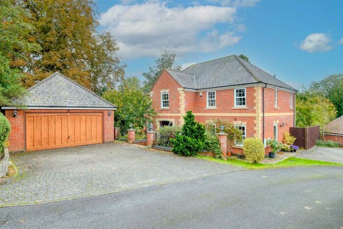 5 Bedroom Detached House For Sale In Manders Close, Astwood Bank, B96