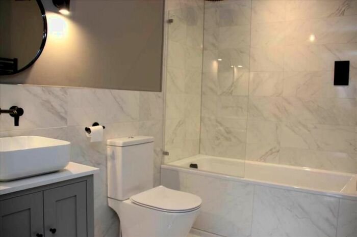 2 Bedroom Property To Rent In Otley Road, Harrogate, HG2