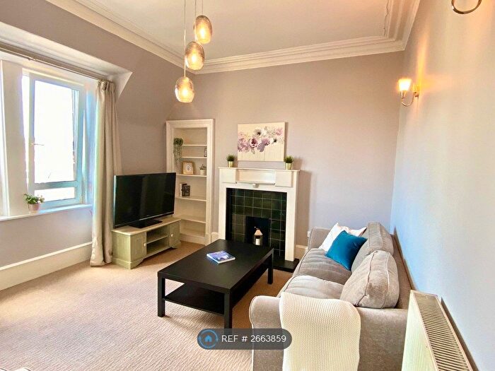 2 Bedroom Flat To Rent In Richmond Terrace, Edinburgh, EH11