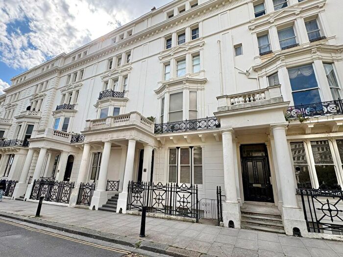 2 Bedroom Flat To Rent In Palmeira Court, Palmeira Square, Hove, BN3