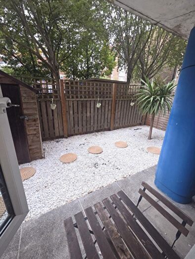 1 Bedroom Flat To Rent In Thurtle Road, London, E2