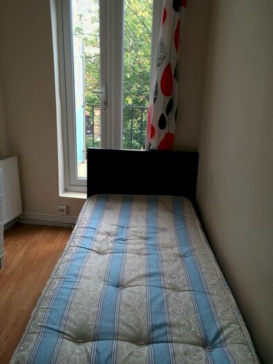 Studio To Rent In Blythe Road, London, W14