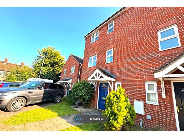 4 Bedroom Terraced House To Rent In James Way, Watford, WD19
