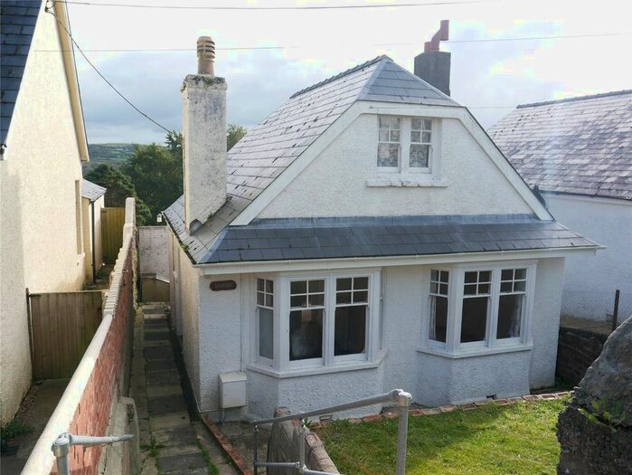 2 Bedroom houses for sale in Wern Road, SA64, Pembrokeshire