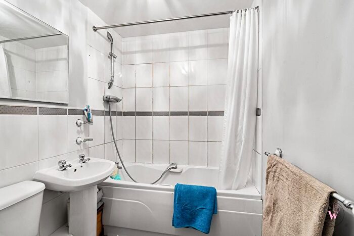 2 Bedroom Flat For Sale In Wilkinson Court, Wilkinson Way, Winsford, CW7