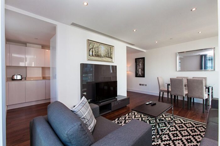 3 Bedroom Flat For Sale In Lincoln Plaza, Canary Wharf, London, E14