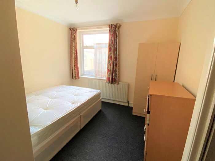 1 Bedroom Flat To Rent In Plashet Grove, London, E6
