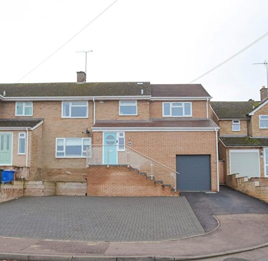 4 Bedroom Semi Detached House For Sale In Valley View, Great Bourton, OX17