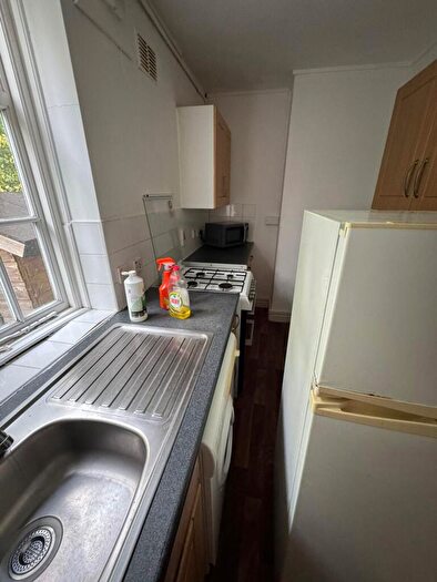 2 Bedroom Flat To Rent In Addison Way, London, NW11
