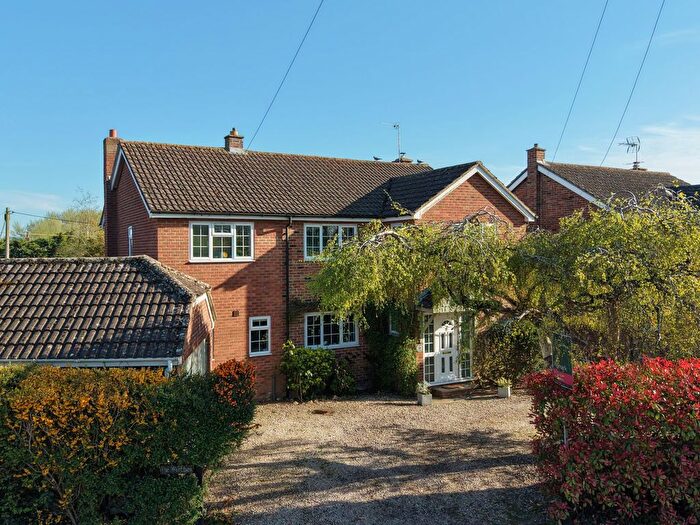 4 Bedroom Detached House For Sale In High Street, Fernham, SN7