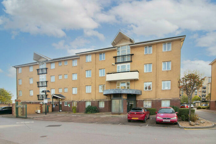 2 Bedroom Apartment To Rent In Adventurers Quay, Cardiff Bay, CF10