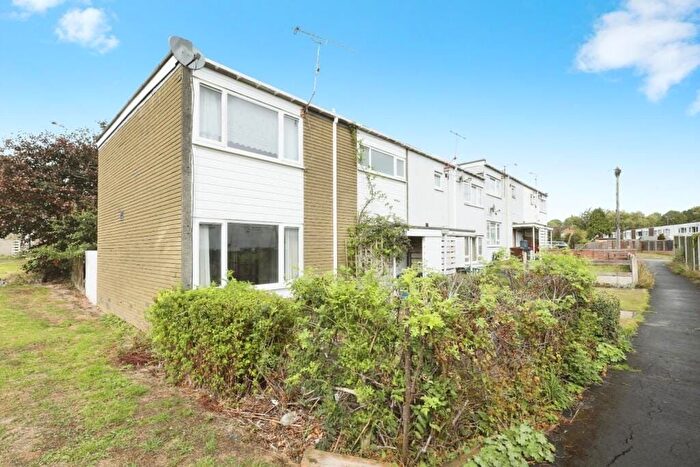 3 Bedroom Terraced House For Sale In White Thorns Drive, Sheffield, S8