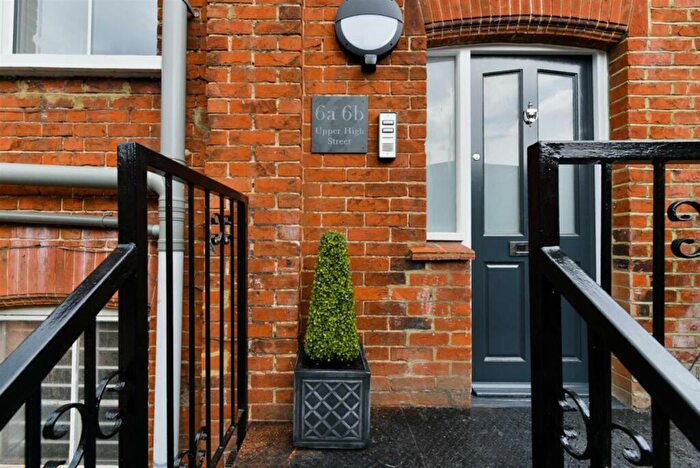 1 Bedroom Flat For Sale In Upper High Street, Epsom, KT17
