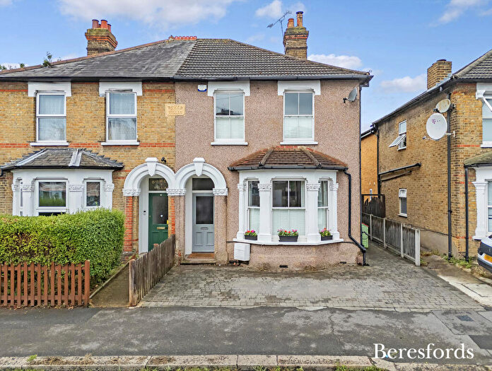 4 Bedroom Semi Detached House For Sale In Olive Street, Romford, RM7