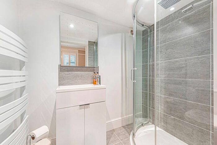 4 Bedroom Detached House For Sale In Clarence Crescent, Sidcup, DA14