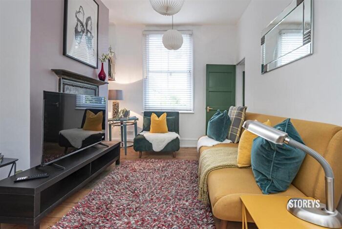 1 Bedroom Duplex To Rent In New Road, Whitechapel, London, E1