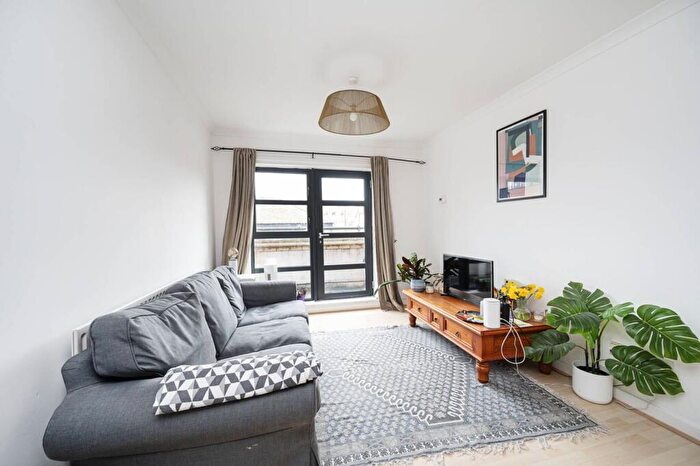 2 Bedroom Flat For Sale In Back Church Lane, Aldgate, London, E1
