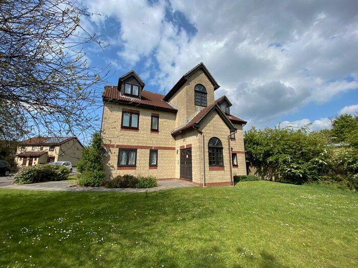 1 Bedroom Flat To Rent In Paddock Close, Bristol, BS32