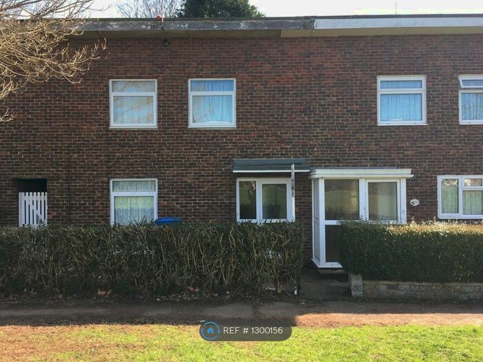 5 Bedroom Terraced House To Rent In Foxglove Close, Hatfield, AL10