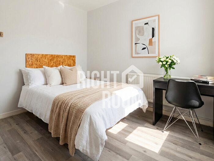 2 Bedroom Flat To Rent In Two Bedroom Flat, Cleveland Park Avenue, E17