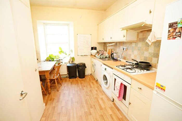 3 Bedroom Flat To Rent In Rankeillor Street, New Town, Edinburgh, EH8