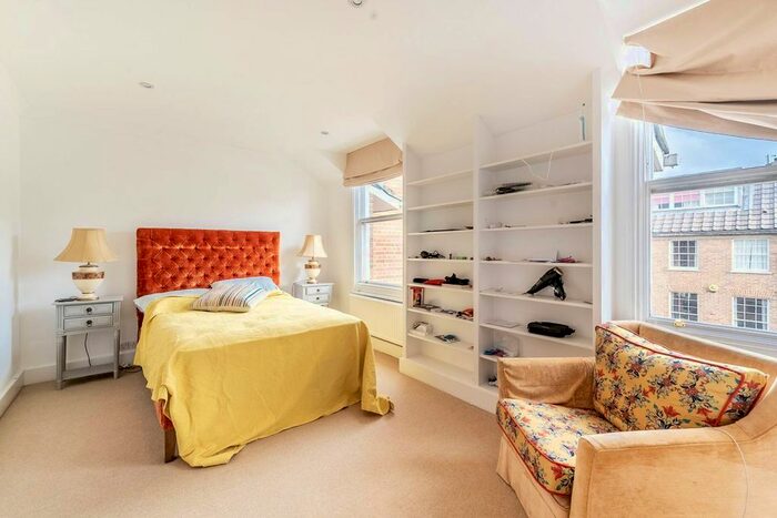 4 Bedroom Semi-detached House To Rent In Shawfield Street, Chelsea, London, SW3