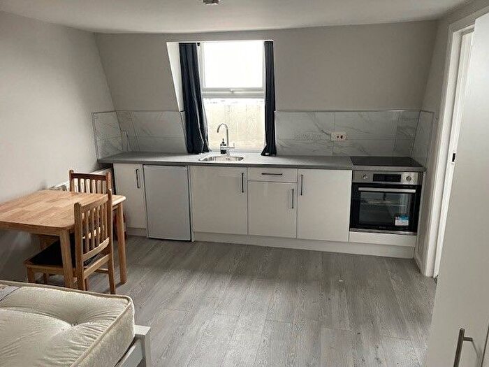 Studio To Rent In Barnsbury Road, Islington London, N1