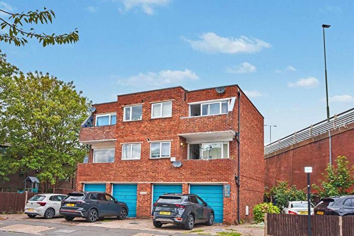 1 Bedroom Flat To Rent In Wellesley Road, Chiswick, Chiswick, W4
