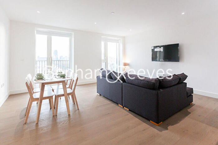 2 Bedroom Apartment To Rent In Ariel House, Vaughan Way, London, E1W