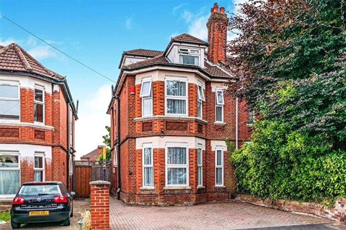 6 Bedroom Semi Detached House For Sale In Alma Road, Portswood, Southampton, Hampshire, SO14
