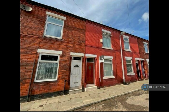 2 Bedroom Terraced House To Rent In Weaste Lane, Salford, M5