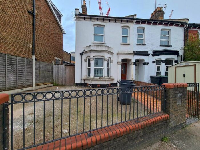 4 Bedroom Detached House To Rent In Hornsey Park Road, London, N8