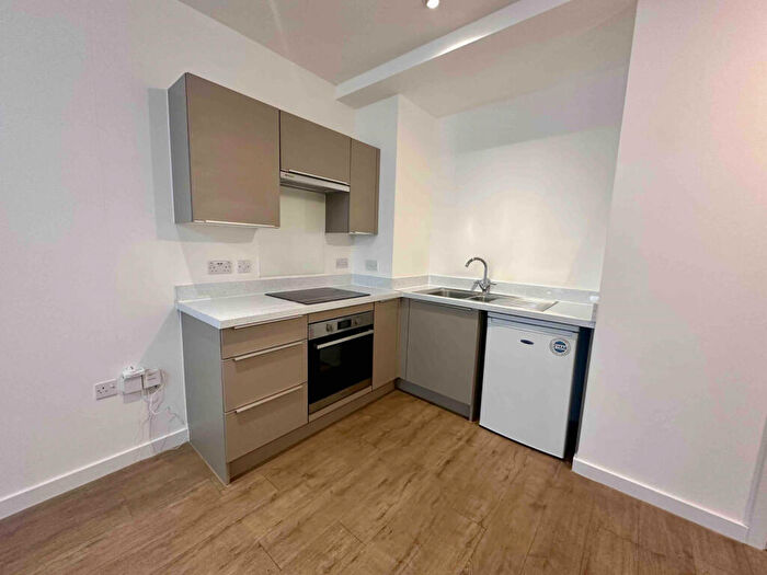 1 Bedroom Flat To Rent In Baryta House, Victoria Avenue, Southend On Sea, Essex, SS2