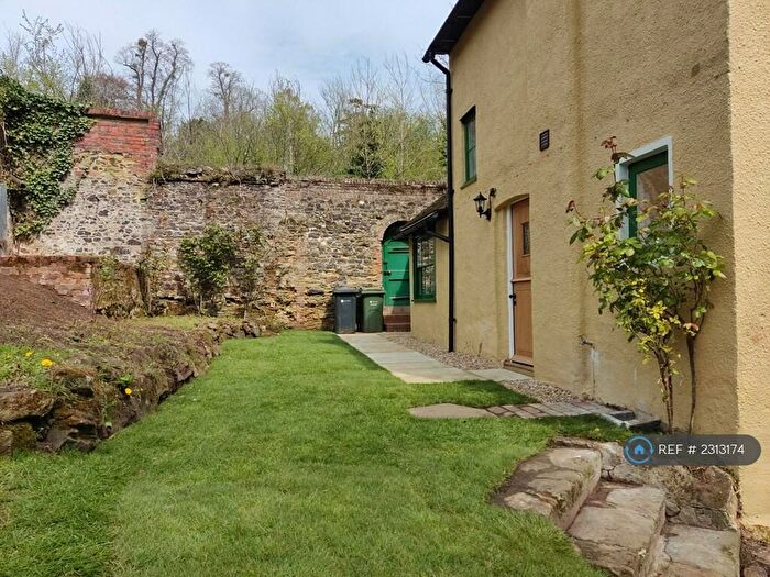 4 Bedroom Semi-Detached House To Rent In Old Manor House Cottages, Guildford, GU5