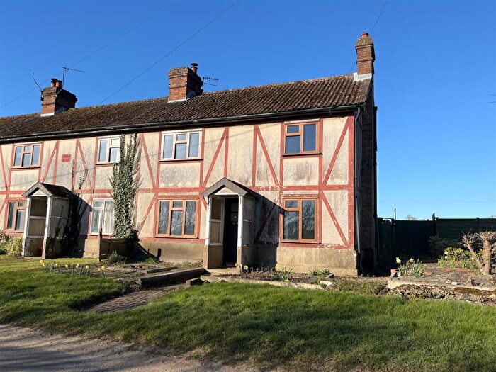 3 Bedroom End Of Terrace House For Sale In Bath Hills Road, Earsham, Bungay, NR35