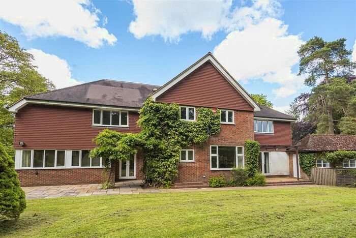 5 Bedroom Detached House To Rent In Penwith Drive, Haslemere, GU27