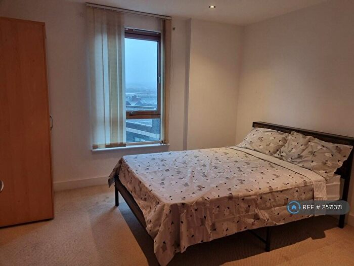2 Bedroom Flat To Rent In Chadwick Street, Hunslet, Leeds, LS10