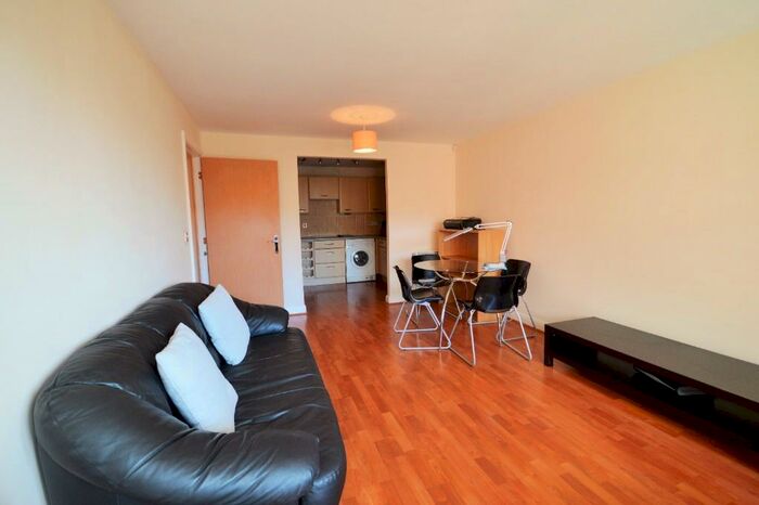 2 Bedroom Apartment To Rent In Royal Plaza, Westfield Terrace, Sheffield, S1