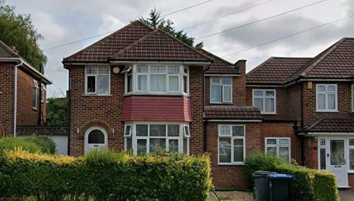 3 Bedroom Flat To Rent In Edgware, HA8