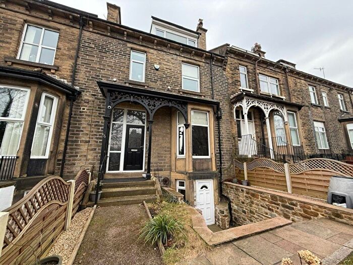 1 Bedroom Flat To Rent In Kirkgate, Shipley, West Yorkshire, BD18