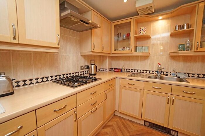 2 Bedroom Apartment To Rent In Sonata House, Lock Approach, Port Solent, PO6