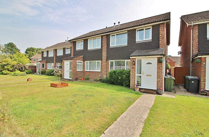 3 Bedroom Semi-Detached House For Sale In Yew Tree Gardens, Denmead, PO7