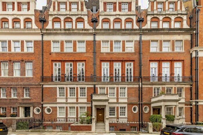 2 Bedroom Flat To Rent In Balfour Place, London, W1K