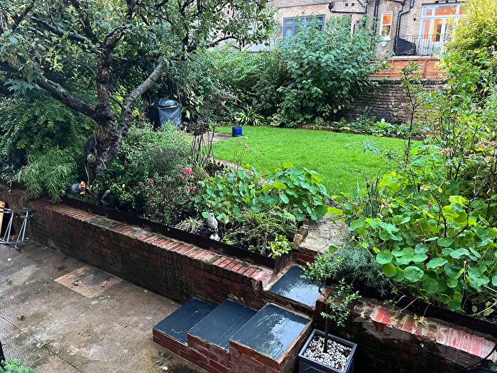 1 Bedroom Flat To Rent In Edith Road, London, W14