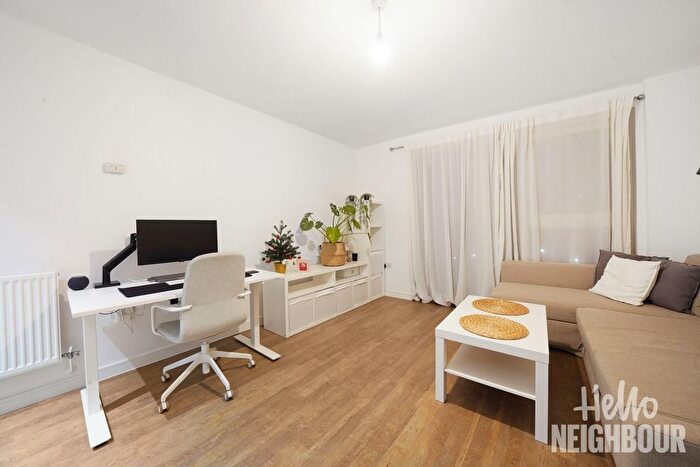 1 Bedroom Flat To Rent In Royal Court, Connersville Way, Croydon, CR0
