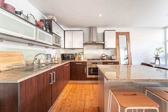 1 Bedroom Flat To Rent In Lyme Street, Camden, London, NW1