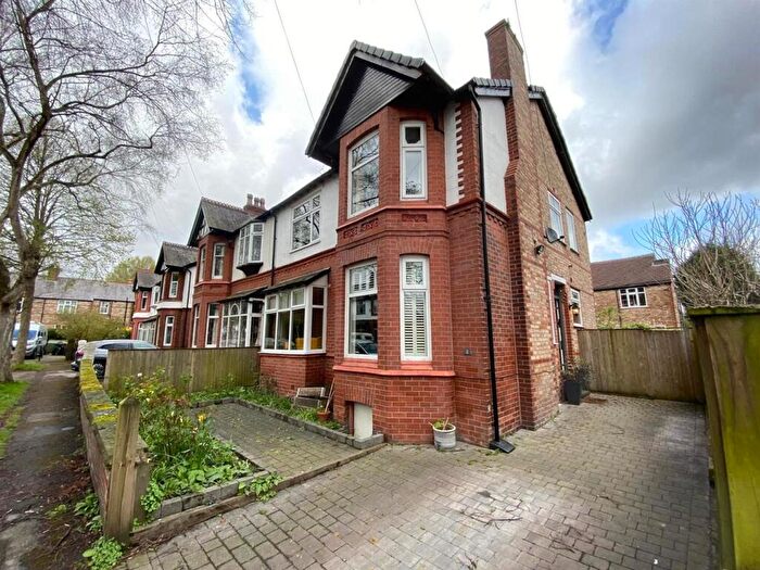 4 Bedroom Semi Detached House To Rent In Chelford Road, Whalley Range, M16