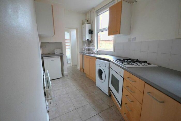 3 Bedroom Terraced House To Rent In Queens Road, Clarendon Park, Leicester, LE2
