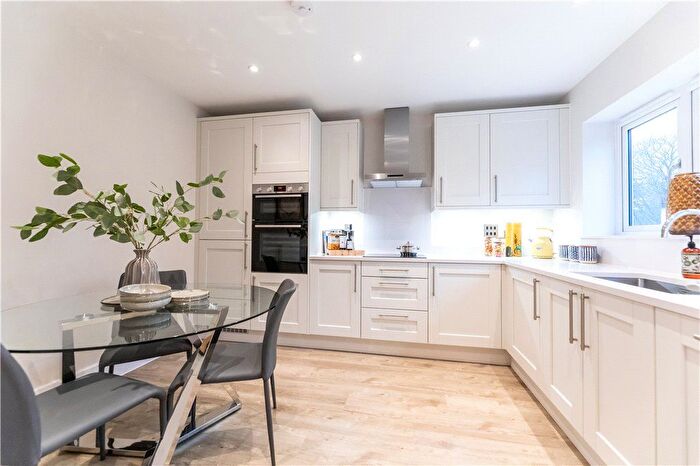 4 Bedroom Terraced House For Sale In Reading Road, Woodcote, Reading, RG8