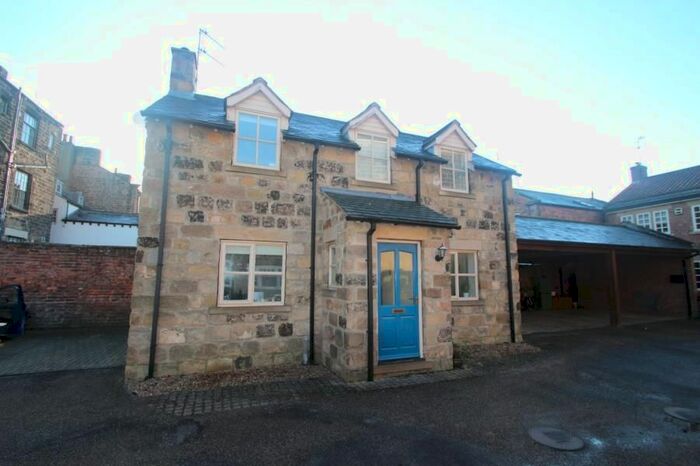 2 Bedroom Cottage To Rent In The Square, Regent Parade, Harrogate HG1